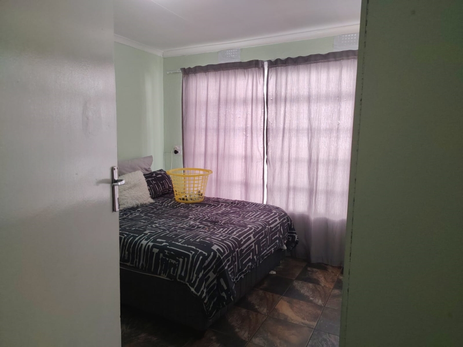 To Let 1 Bedroom Property for Rent in Oos Einde North West